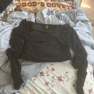 H&M Black Long Sleeve Crop Top